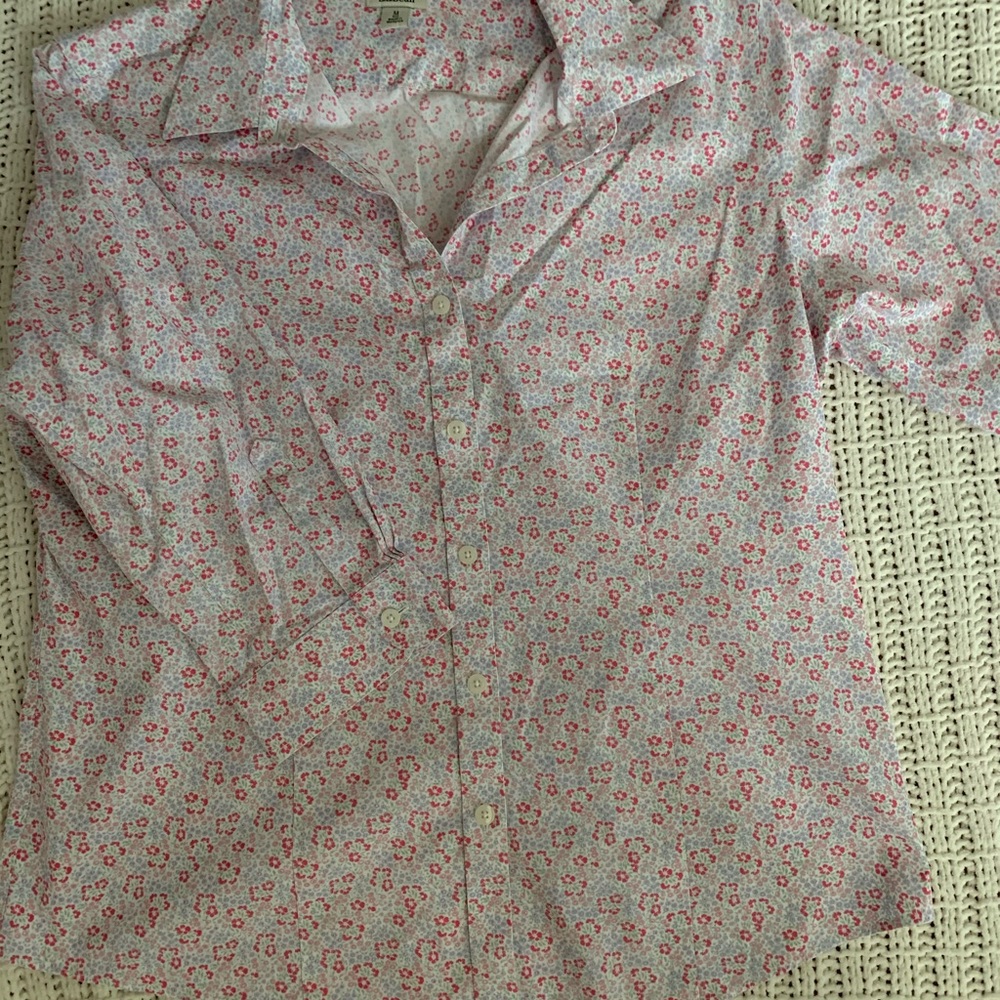 Women’s medium wrinkle free button up from LL bean